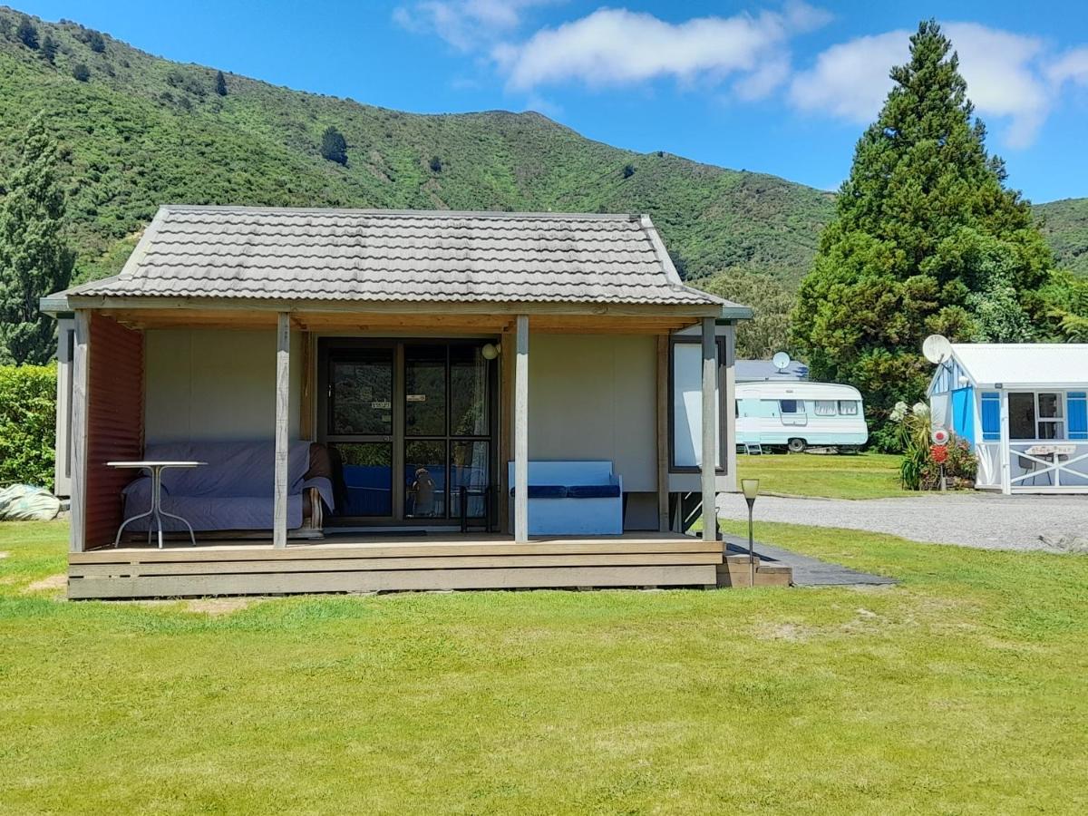 Picton'S Waikawa Bay Holiday Park Buitenkant foto