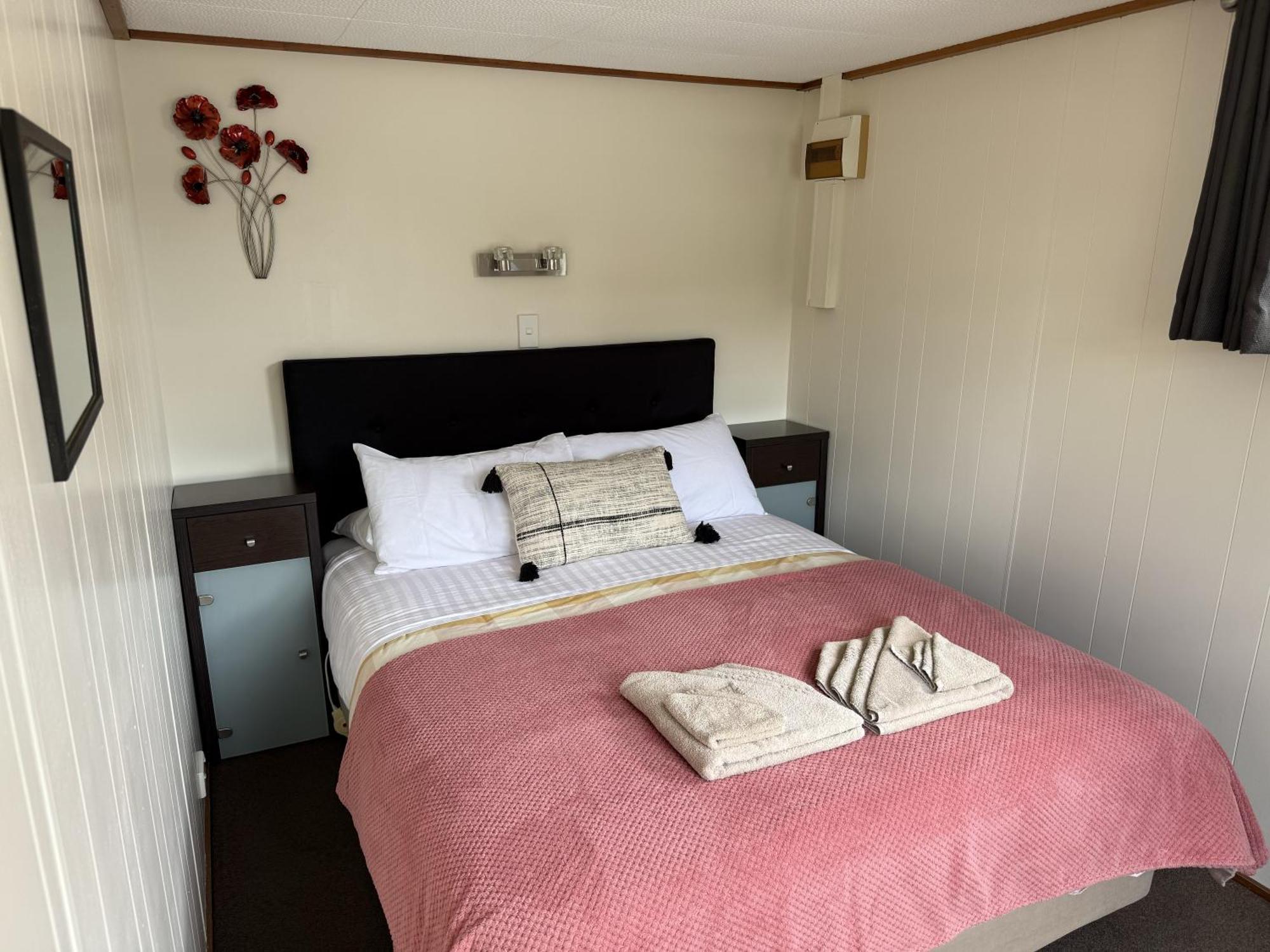 Picton'S Waikawa Bay Holiday Park Buitenkant foto