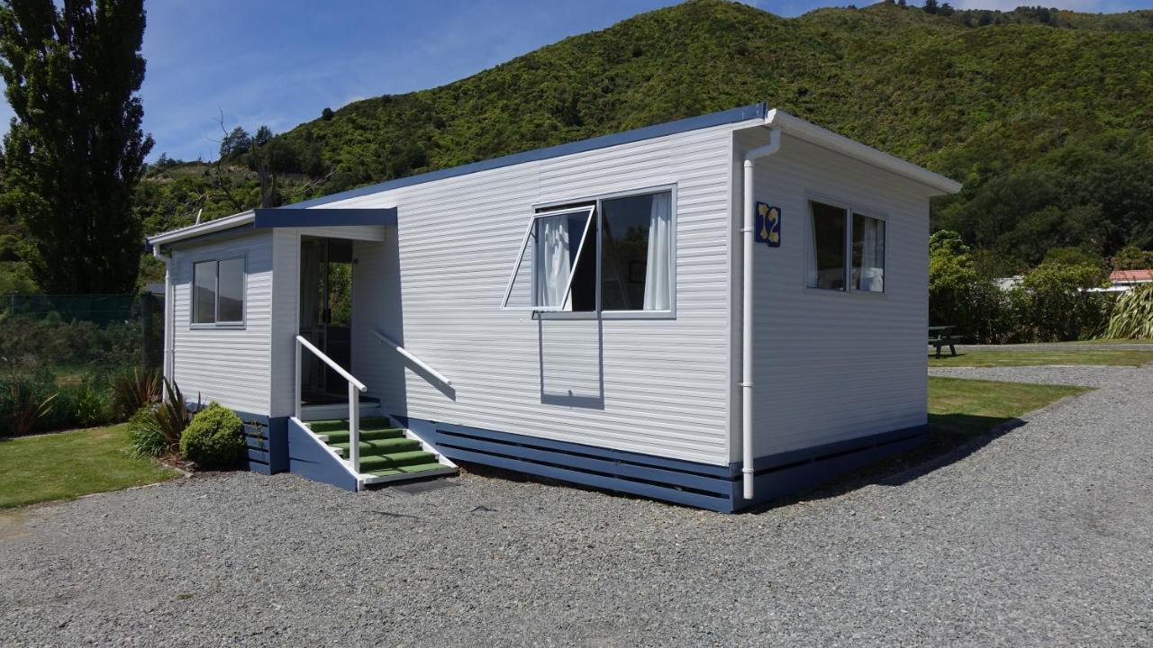 Picton'S Waikawa Bay Holiday Park Buitenkant foto